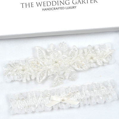 luxury ivory lace wedding garter set