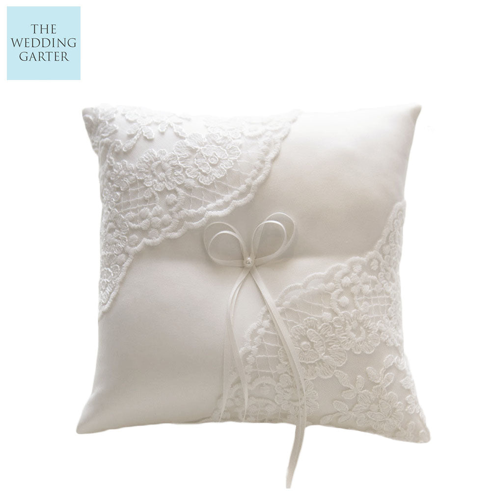 Romantic Ivory Satin & Lace Ring Bearer Cushion Wedding Accessories
